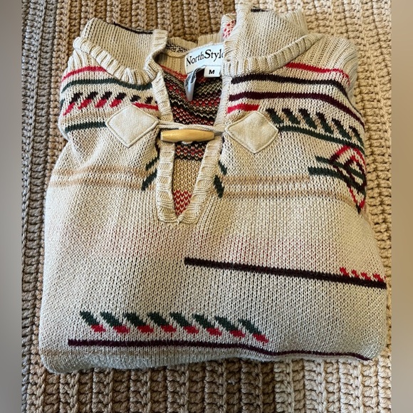 NorthStyle Women's Western Motif Sweater with Hood and Wood Toggle V-Neck. - Picture 10 of 11